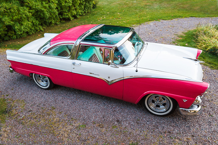 En Ford Fairlane 1995 i Falun. Foto av Magnus Stålberg.