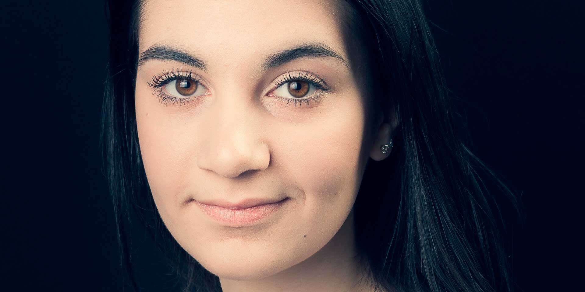Porträtt av skådespelerskan Lina Leandersson.